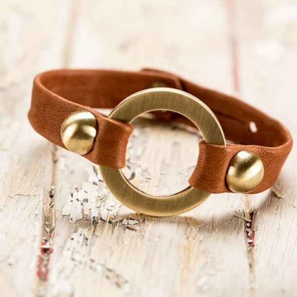 Leather and Gold Tone Disk Bracelet NWOT - Picture 1 of 4